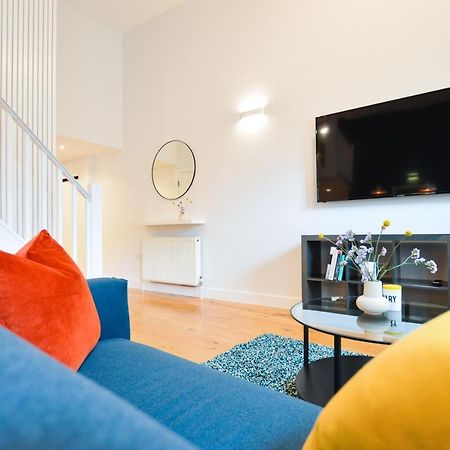 Spacious West Hampstead Apartment With Mezzanine Bedroom By Concept Apartments London Eksteriør billede