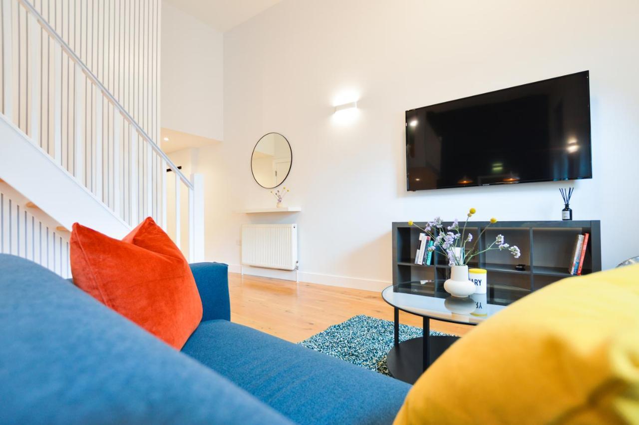 Spacious West Hampstead Apartment With Mezzanine Bedroom By Concept Apartments London Eksteriør billede
