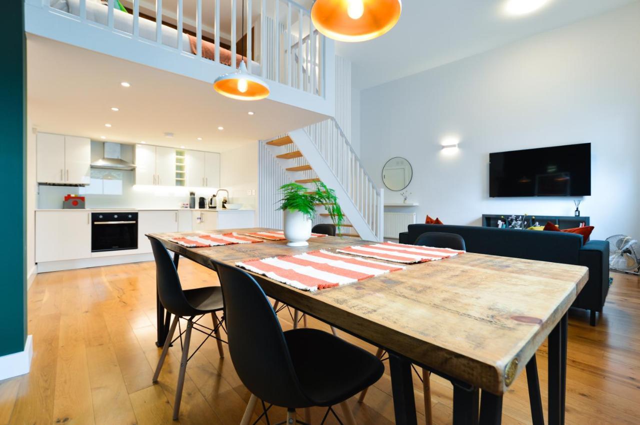 Spacious West Hampstead Apartment With Mezzanine Bedroom By Concept Apartments London Eksteriør billede
