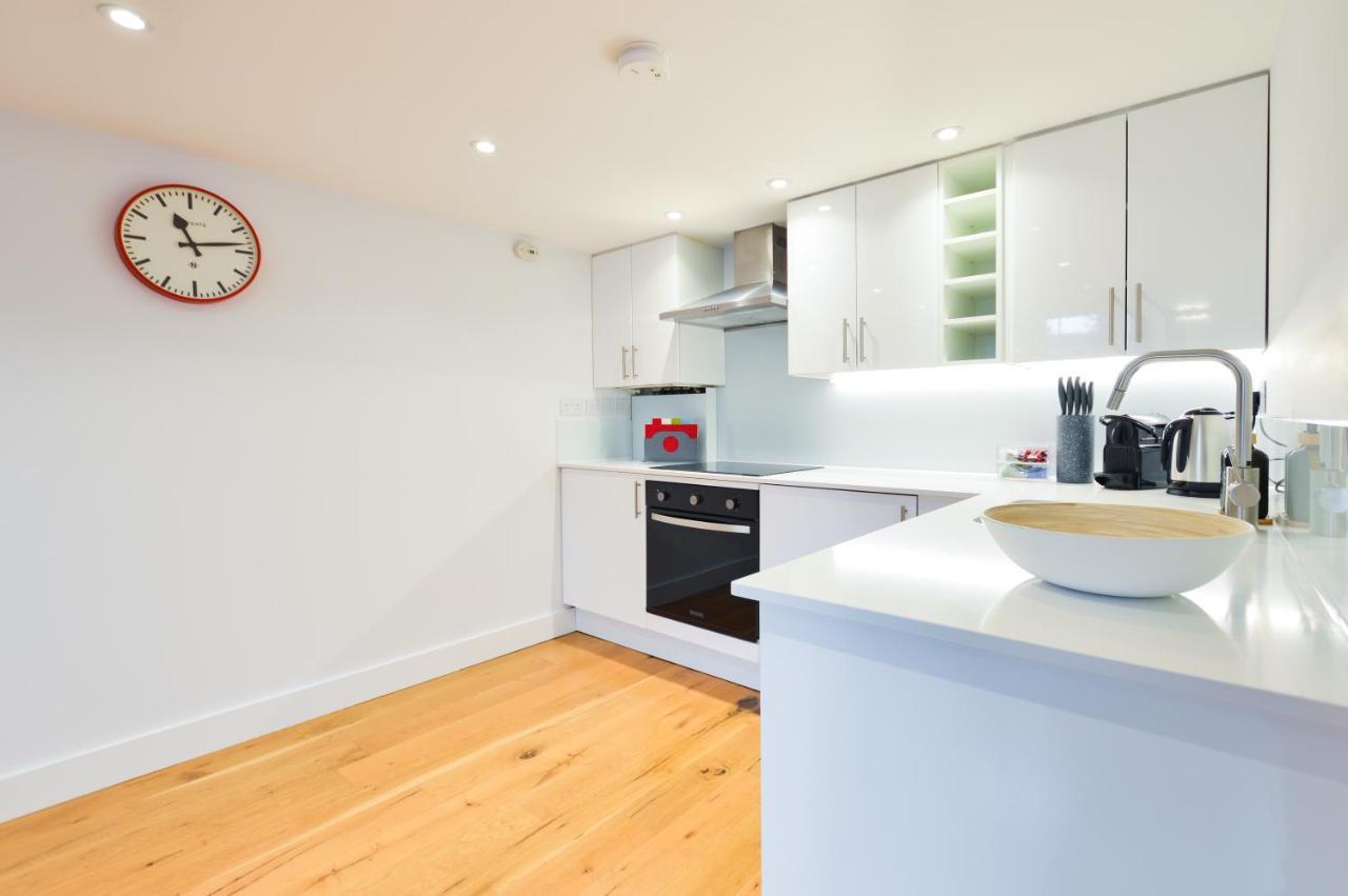 Spacious West Hampstead Apartment With Mezzanine Bedroom By Concept Apartments London Eksteriør billede