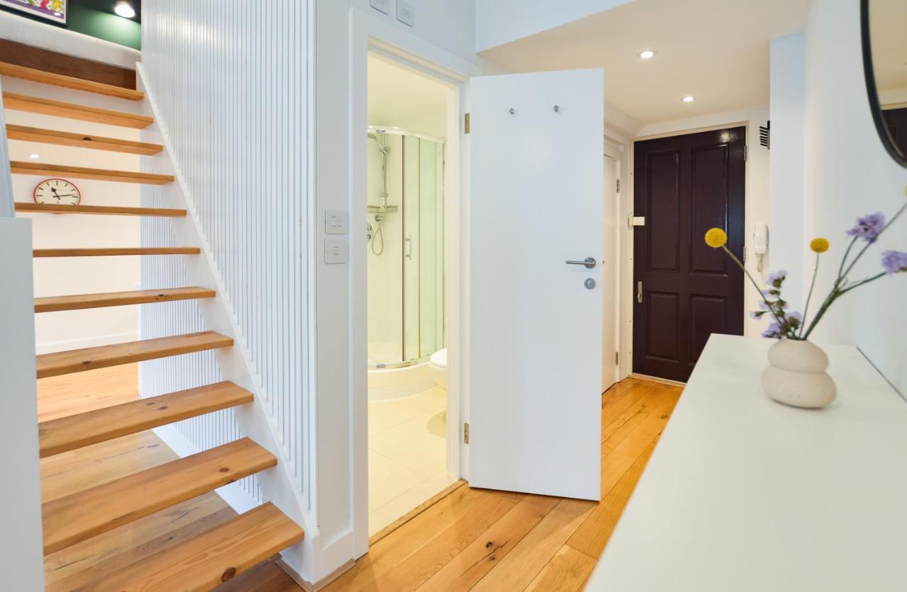 Spacious West Hampstead Apartment With Mezzanine Bedroom By Concept Apartments London Eksteriør billede